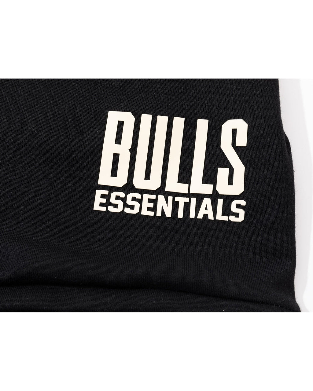 Short Essentials BULLS Noir