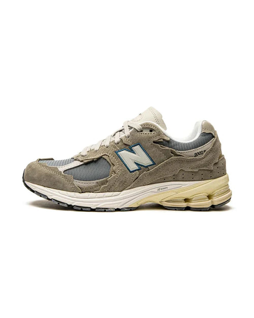 New Balance® 2002R Protection Pack Mirage Grey Plugmarket - plugmarket.fr Sneakers