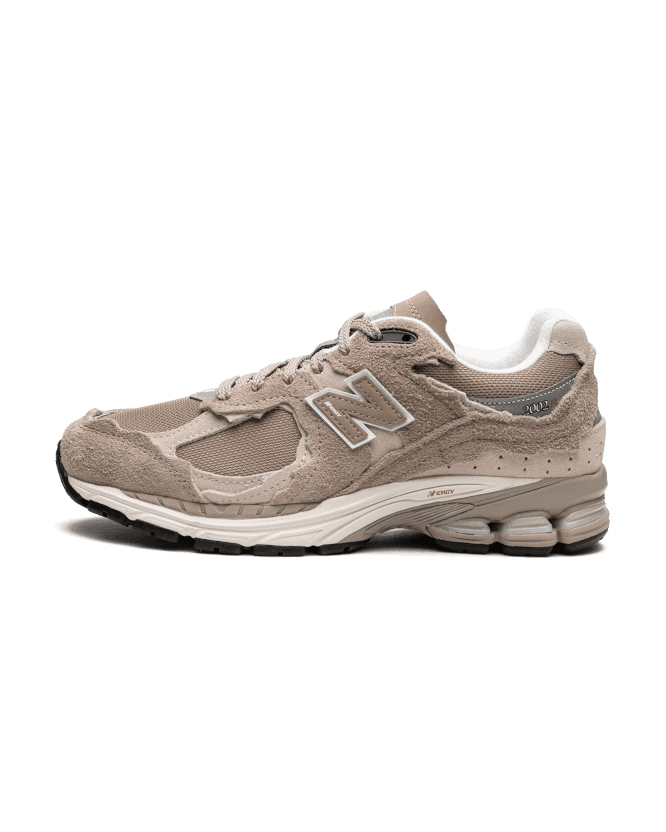 New Balance® 2002R Protection Pack Beige Plugmarket - plugmarket.fr Sneakers
