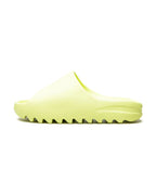 Yeezy® Slide Glow Green Plugmarket - plugmarket.fr Sneakers