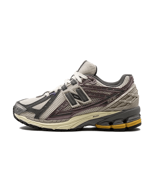 New Balance® 1906r Licorice Plugmarket - plugmarket.fr Sneakers