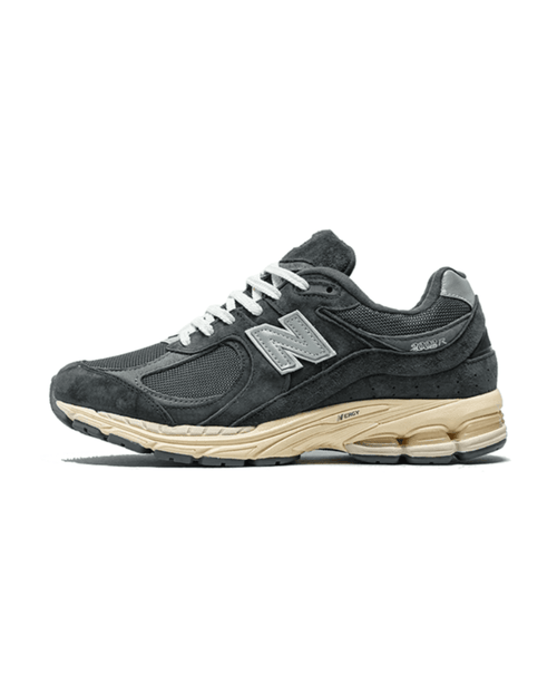 New Balance® 2002R Black Dark Grey Plugmarket - plugmarket.fr Sneakers