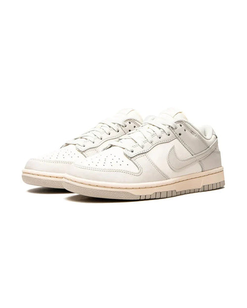 Nike® Dunk Low Light Bone Plugmarket - plugmarket.fr Sneakers