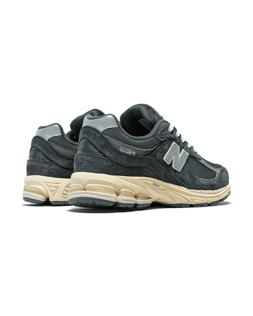 New Balance® 2002R Black Dark Grey Plugmarket - plugmarket.fr Sneakers