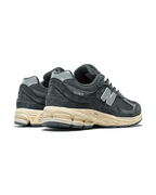 New Balance® 2002R Black Dark Grey Plugmarket - plugmarket.fr Sneakers