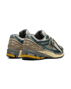 New Balance® 1906r Metallic Teal Plugmarket - plugmarket.fr Sneakers