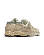 New Balance® 2002R Calm Taupe Plugmarket - plugmarket.fr Sneakers