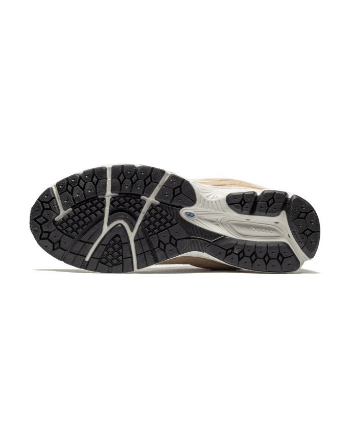 New Balance® 2002R Incense Sepia Bone Plugmarket - plugmarket.fr Sneakers