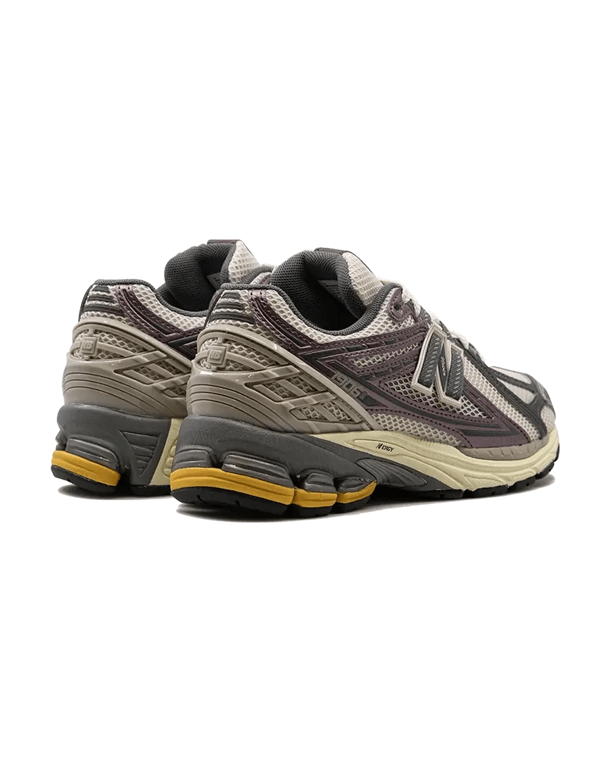 New Balance® 1906r Licorice Plugmarket - plugmarket.fr Sneakers